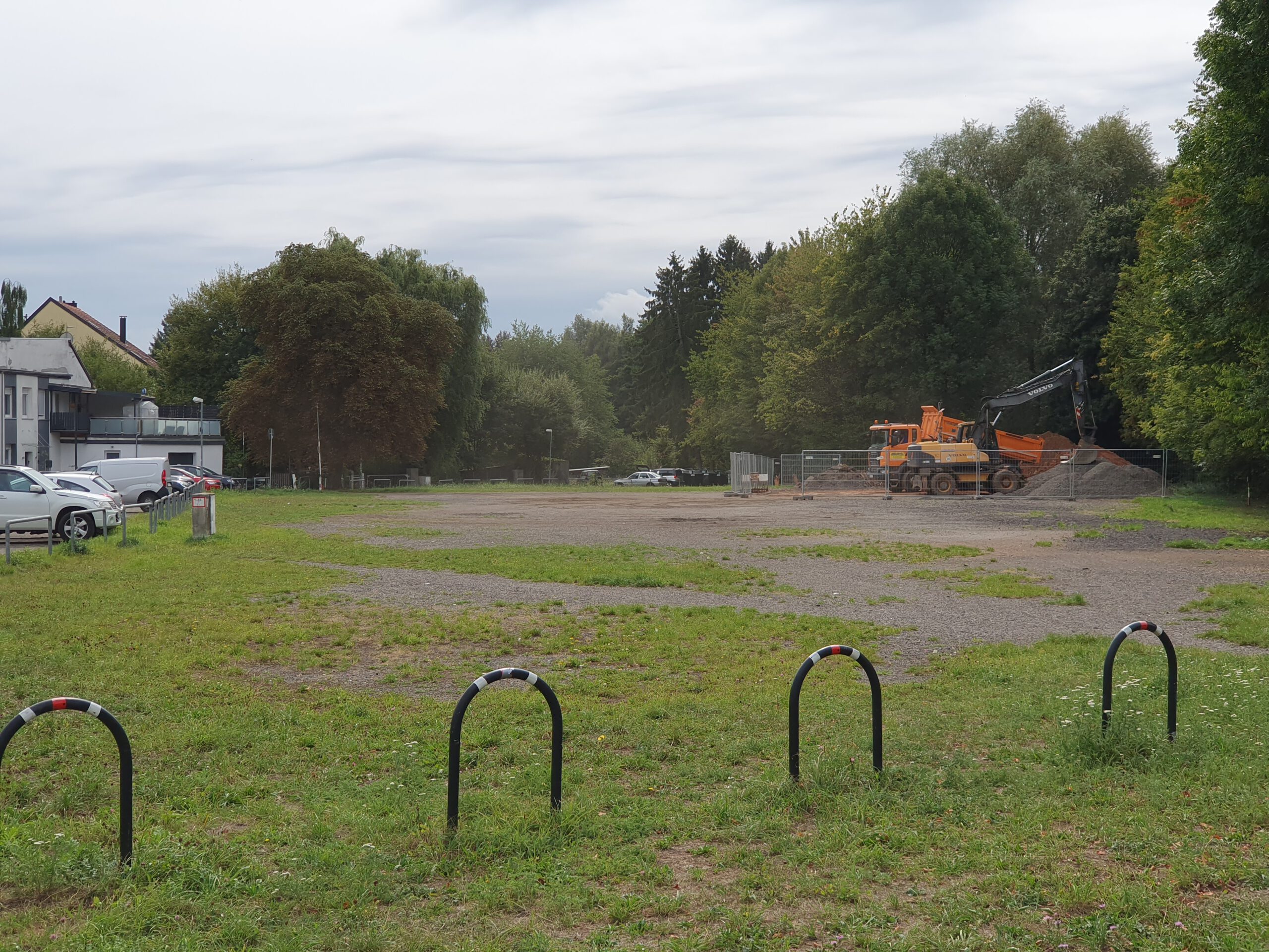 Bild ehem. Sportplatzgelände im Ortszentrum von Oberbexbach
